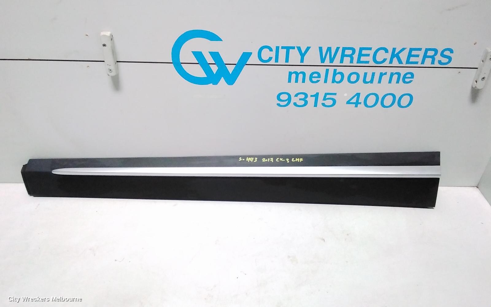 MAZDA CX3 DOOR MOULD, LHF DOOR MOULD: 69479, LH FRONT, DK, CHROME INSERT TYPE, 03/2015 ONWARDS