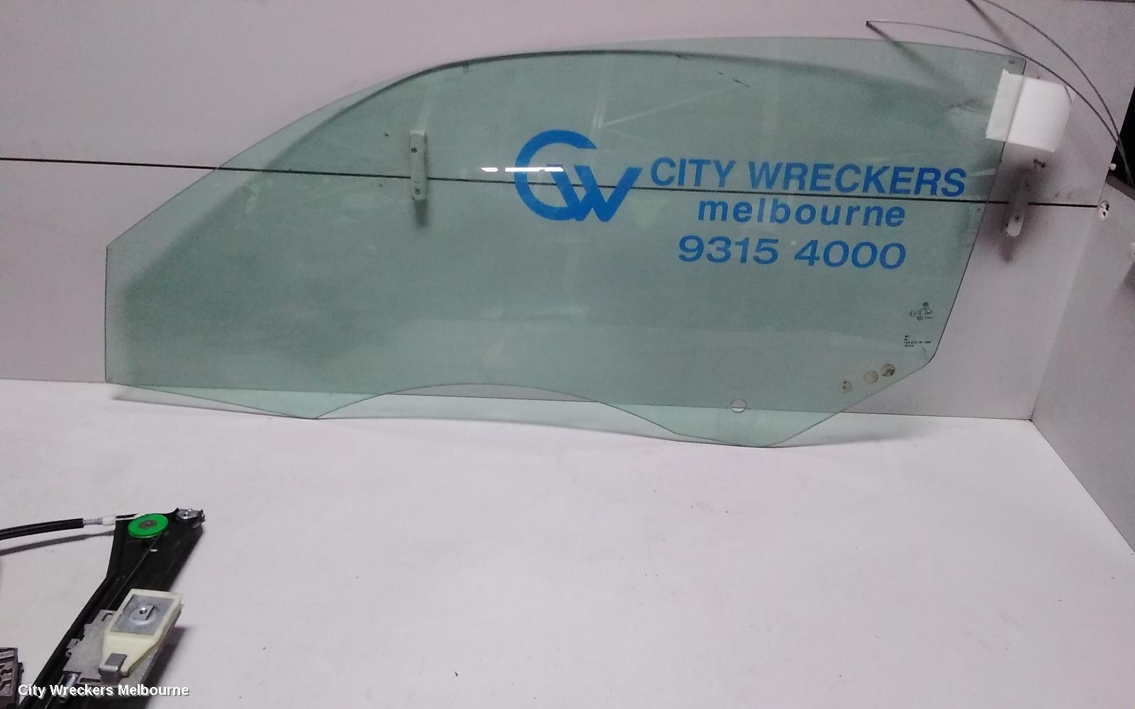 VOLKSWAGEN EOS LEFT FRONT DOOR WINDOW, 1F, 02/2007 - 12/2014