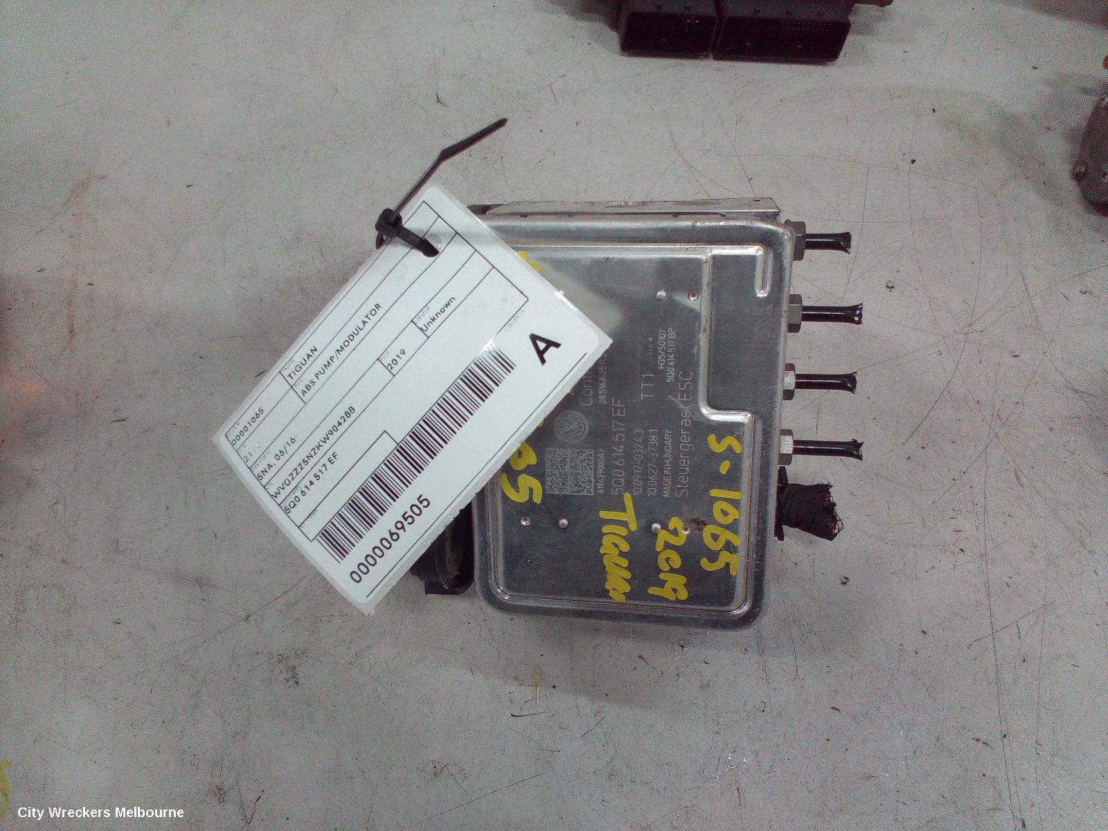 VOLKSWAGEN TIGUAN ABS PUMP/MODULATOR, P/N, 5Q0614517EF, 5NA, 06/2016 ONWARDS