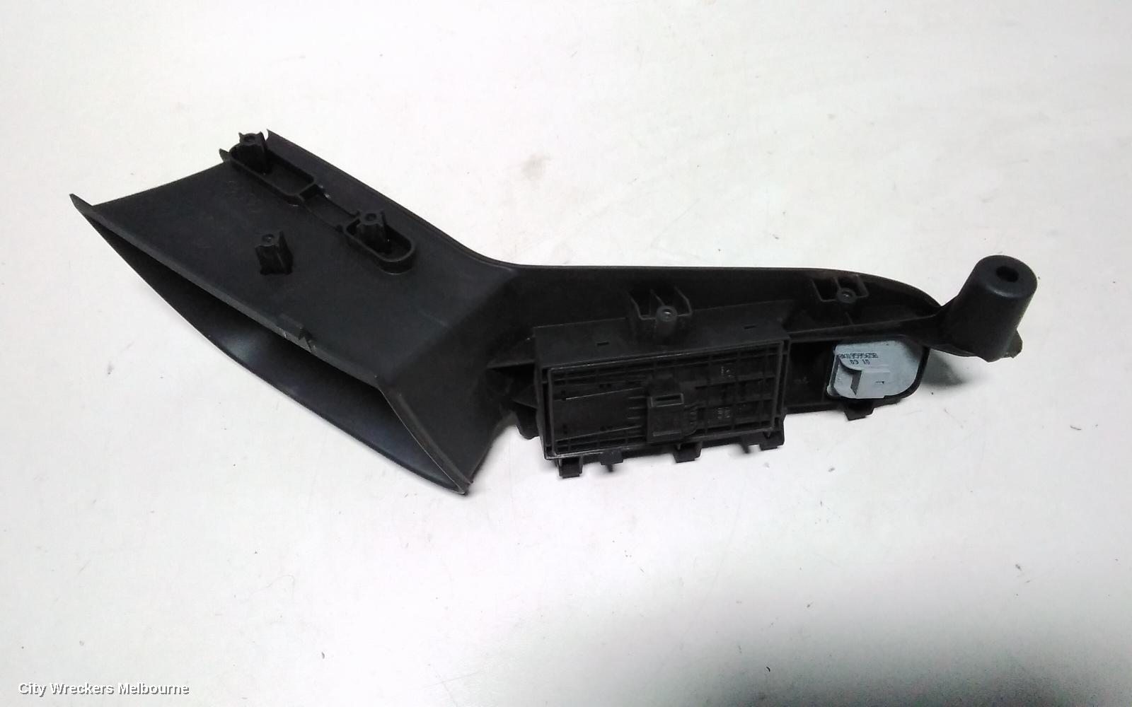AUDI A5 PWR DR WIND SWITCH, RH FRONT (MASTER SWITCH), 8T, HATCH, 10/2009 - 08/2011