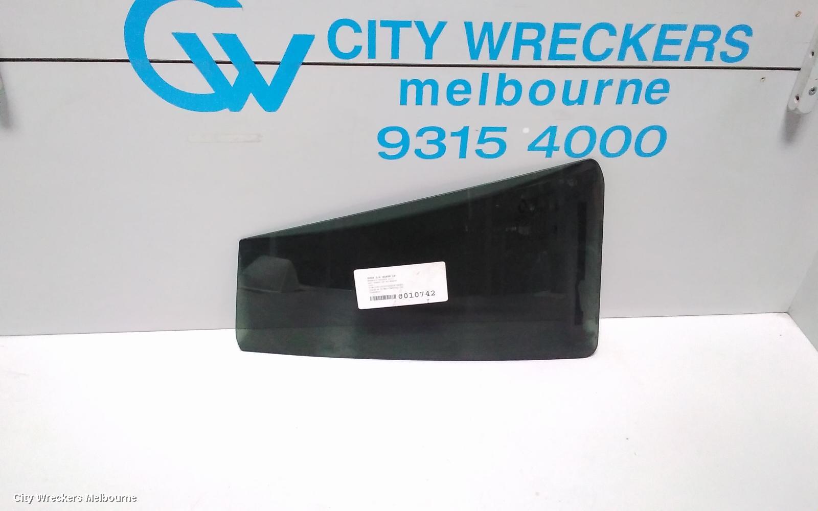 RENAULT KALEOS LEFT REAR 1/4 DOOR GLASS, H45 09/2013 - 04/2016