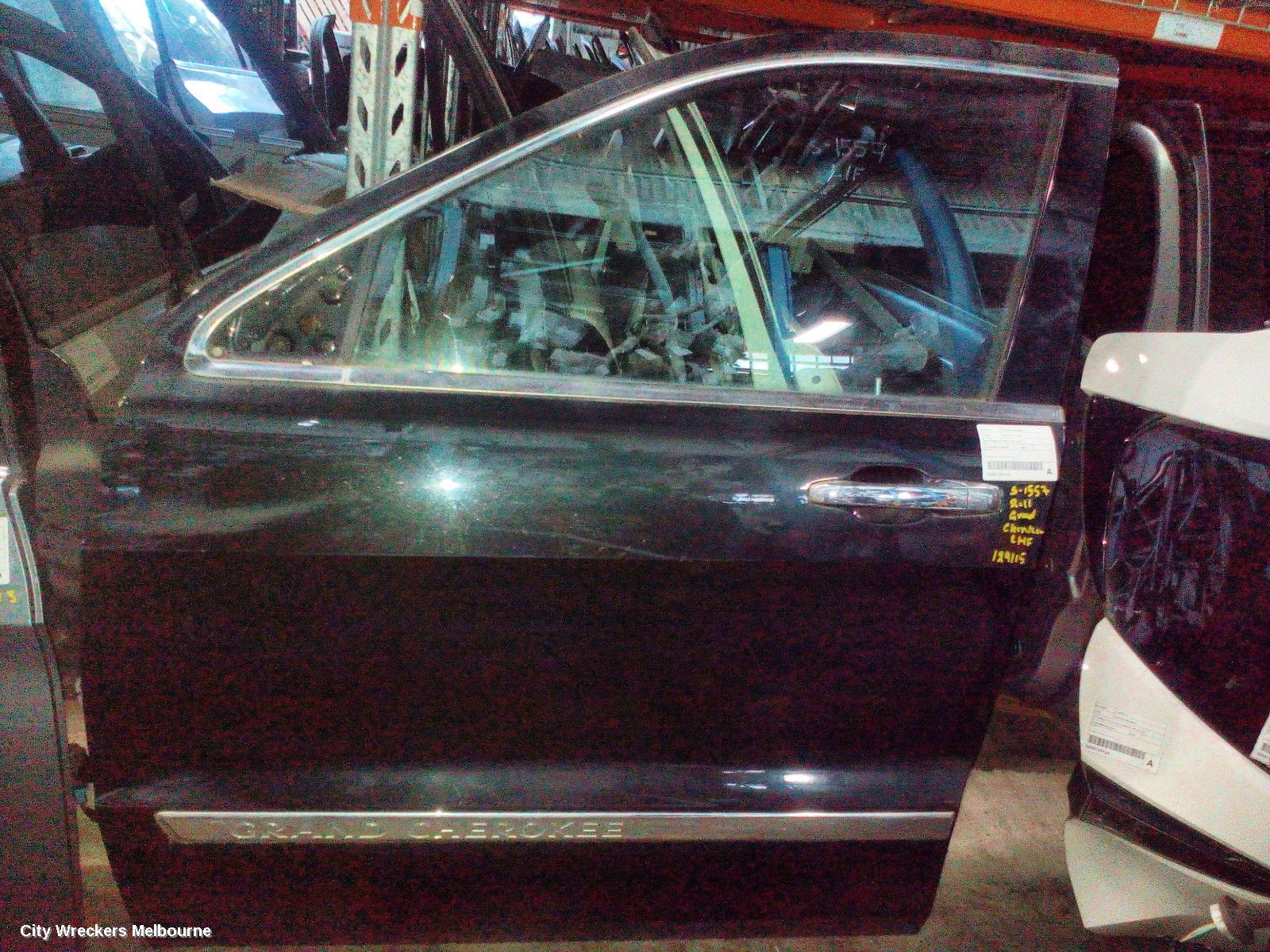 JEEP GRANDCHEROKEE LEFT FRONT DOOR, WK, W/ MOULD TYPE, 10/2010 - 03/2013