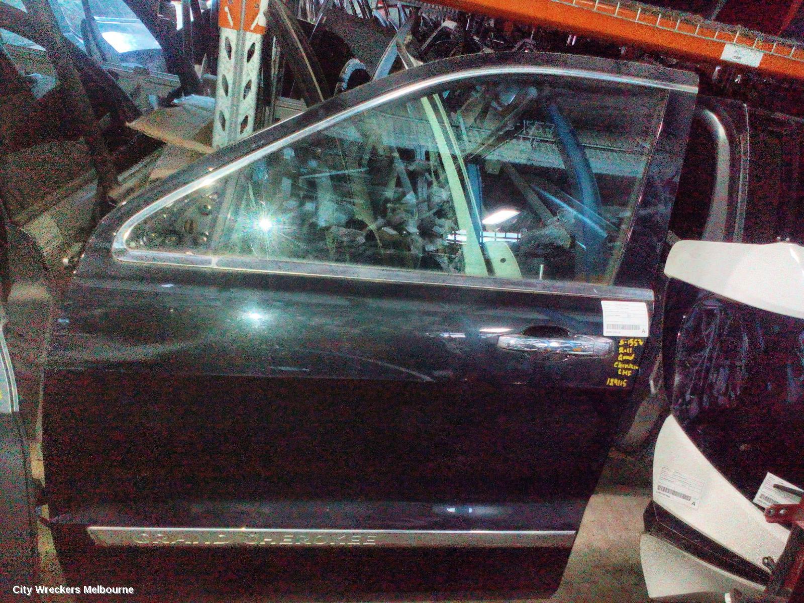 JEEP GRANDCHEROKEE LEFT FRONT DOOR, WK, W/ MOULD TYPE, 10/2010 - 03/2013