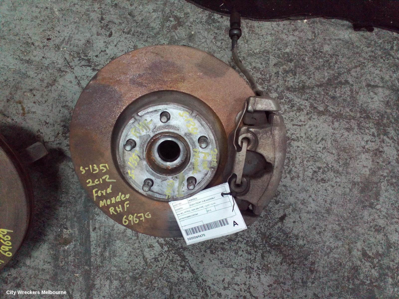 FORD MONDEO RIGHT FRONT HUB ASSEMBLY, MA-MC, PETROL, NON ABS TYPE, 10/2007 - 12/2014