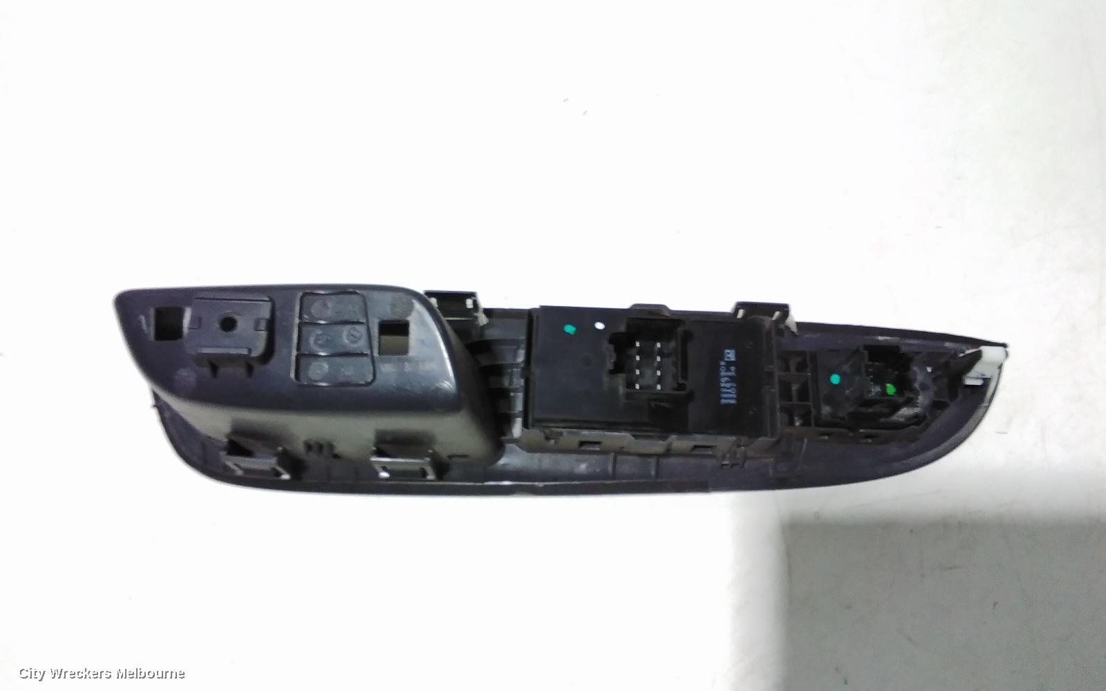 HOLDEN COMMODORE PWR DR WIND SWITCH, RH FRONT (MASTER SWITCH), VF, BLACK, 4 SWITCH TYPE, 05/2013 - 12/2017