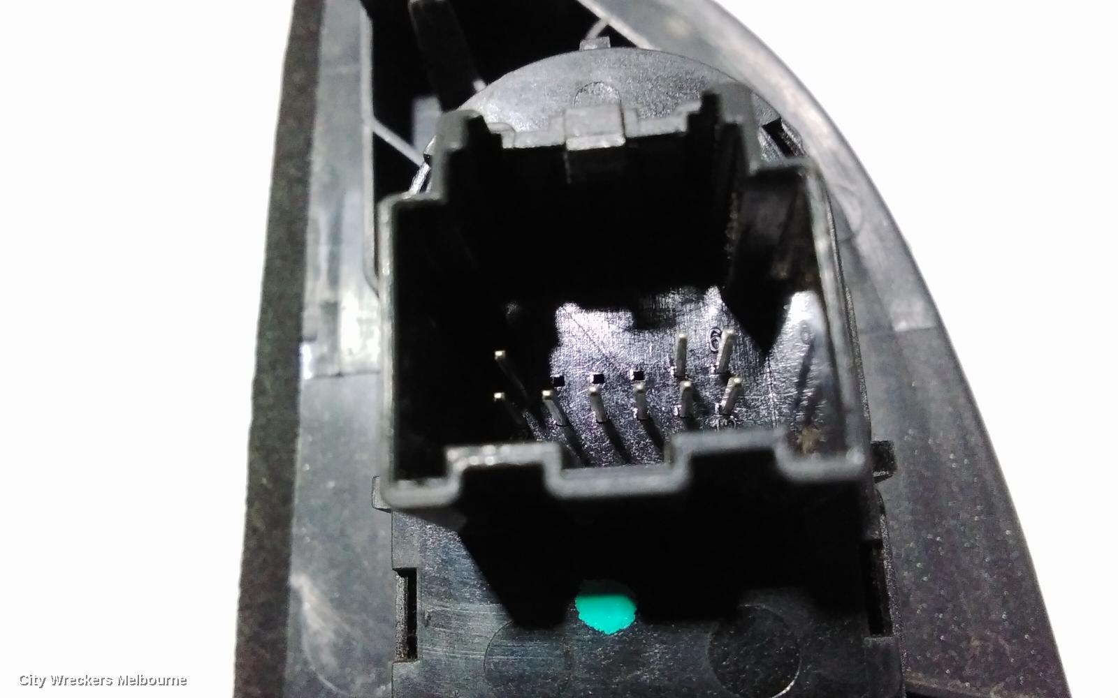 HOLDEN COMMODORE PWR DR WIND SWITCH, RH FRONT (MASTER SWITCH), VF, BLACK, 4 SWITCH TYPE, 05/2013 - 12/2017