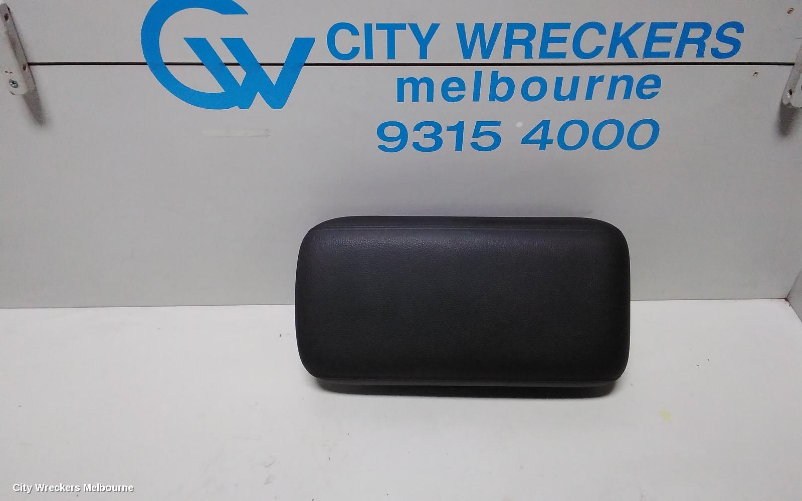 MITSUBISHI OUTLANDER CONSOLE, CONSOLE LID ONLY, ZJ-ZK, 10/2012 - 06/2017