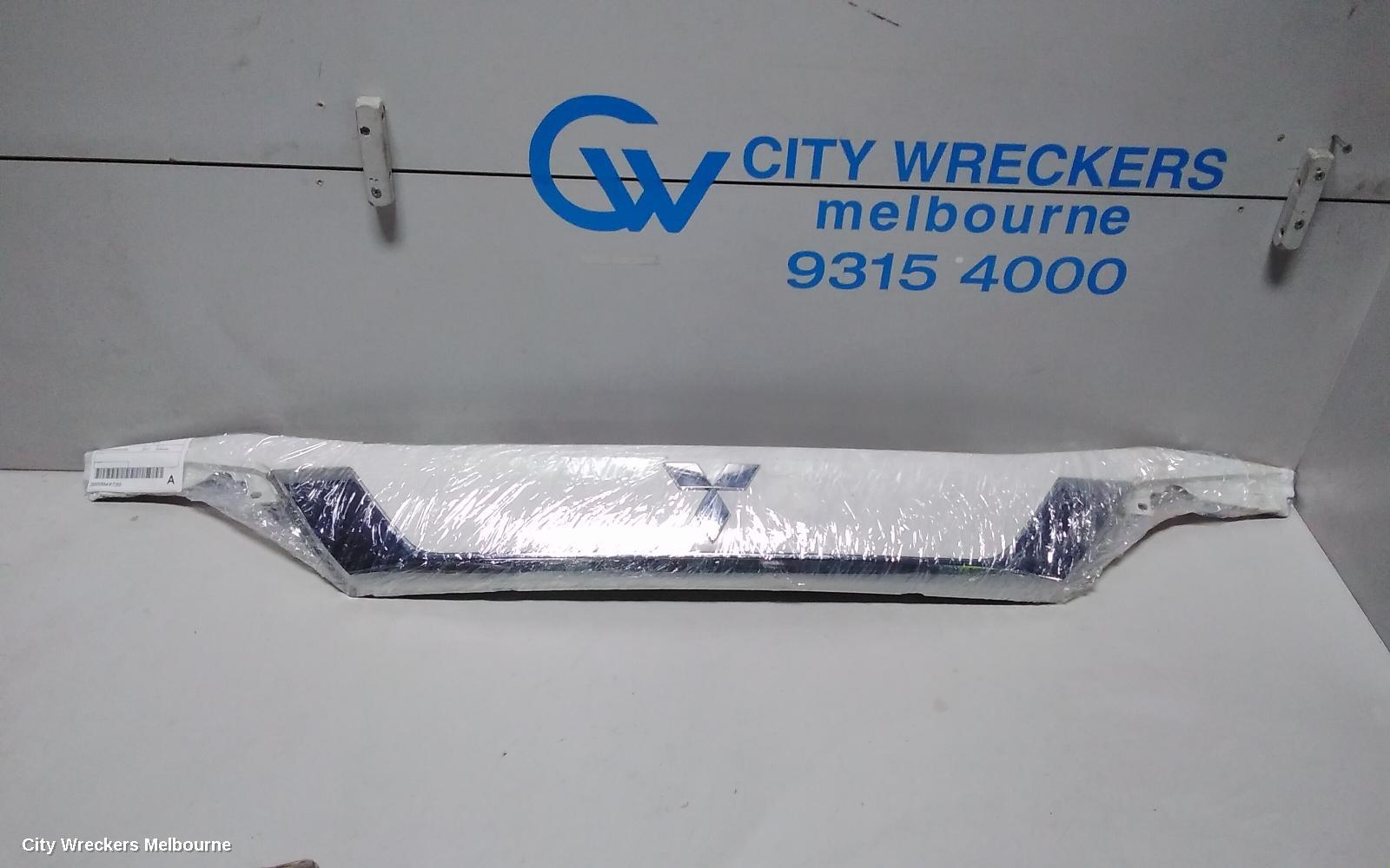 MITSUBISHI OUTLANDER REAR GARNISH, TAILGATE GARNISH (CENTRE), ZK-ZL, 04/2015 ONWARDS