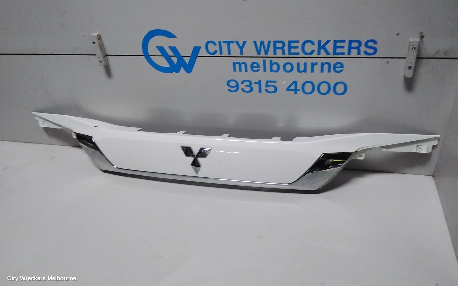 MITSUBISHI OUTLANDER REAR GARNISH, TAILGATE GARNISH (CENTRE), ZK-ZL, 04/2015 ONWARDS