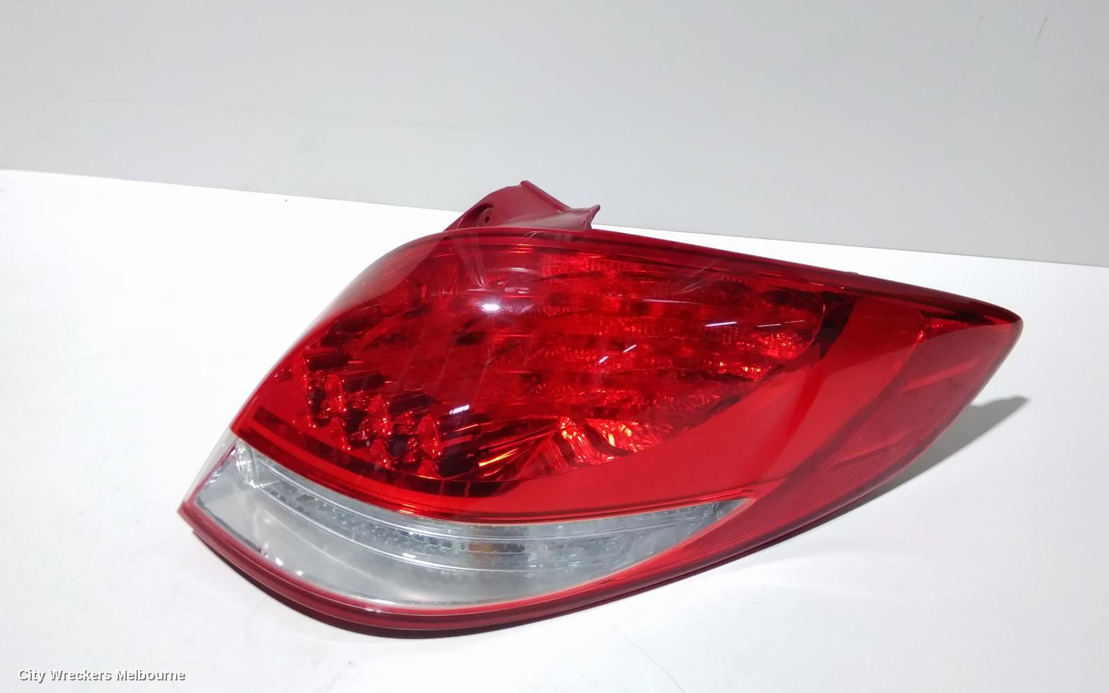 HYUNDAI VELOSTER RIGHT TAILLIGHT, IN BODY, FS, LED TYPE, 12/2011 - 02/2018