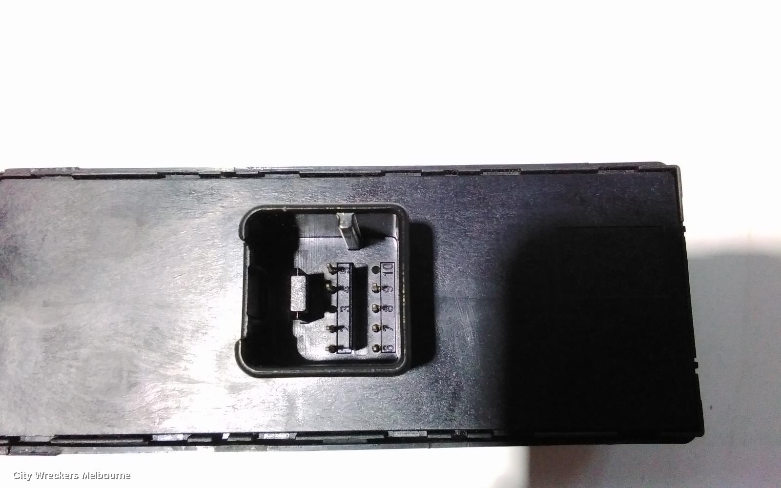 VOLKSWAGEN POLO PWR DR WIND SWITCH, RH FRONT (MASTER SWITCH), 8 PIN TYPE, BLACK BACKING, 6R, 05/2010 - 05/2014
