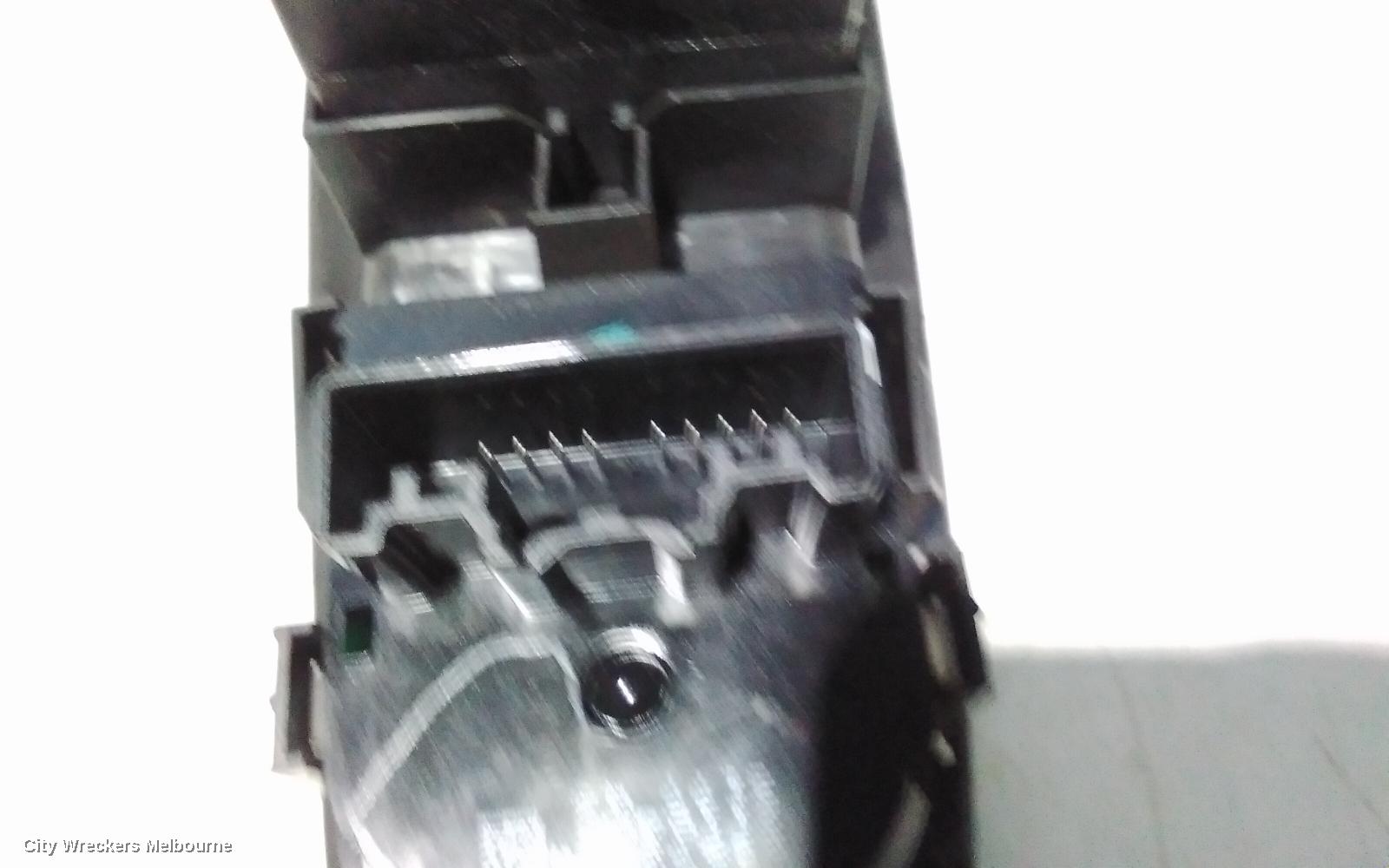HOLDEN TRAX PWR DR WIND SWITCH, RH FRONT (MASTER SWITCH), RECTANGLE STYLE PLUG, TJ SERIES, 08/2013 - 08/2016