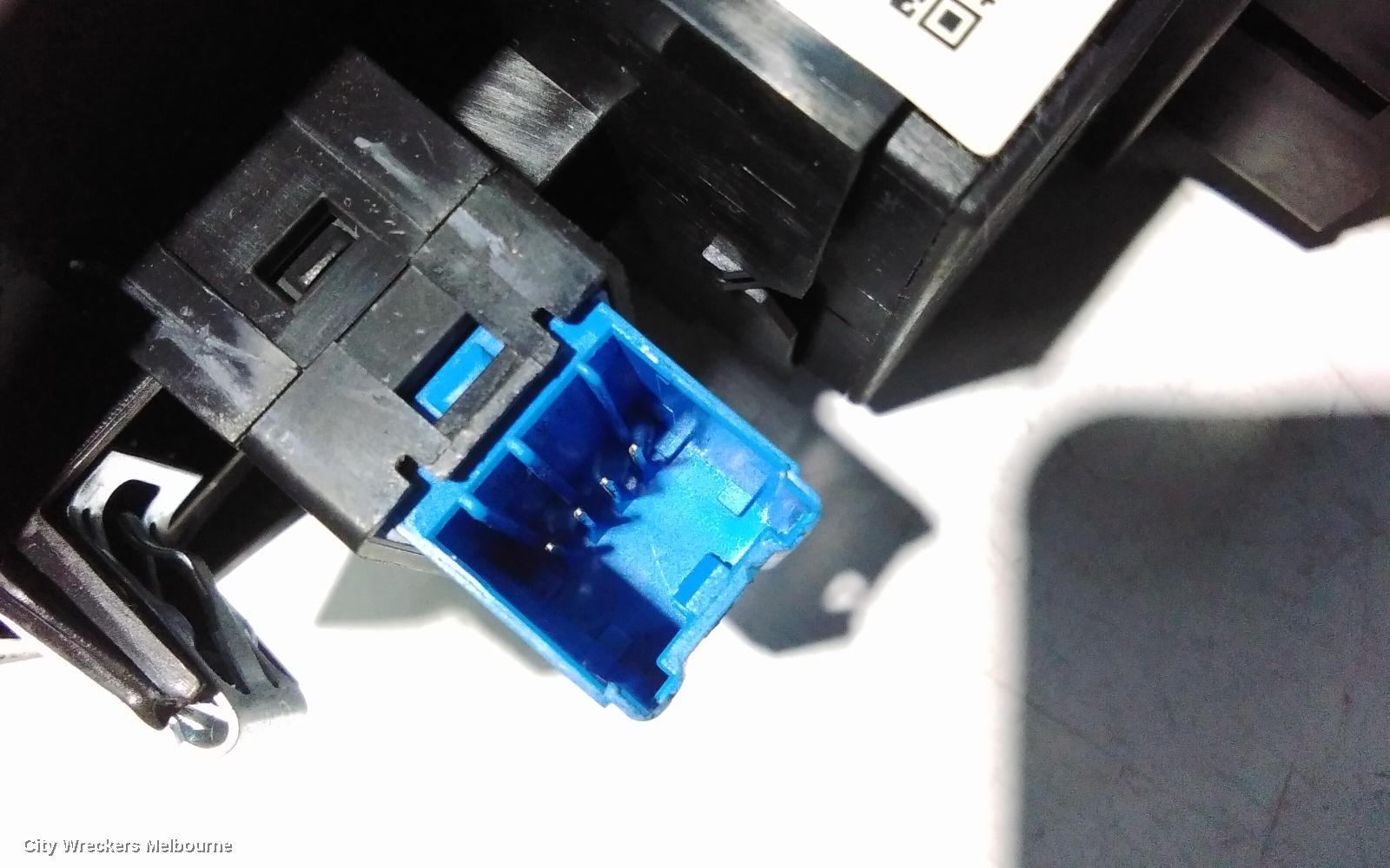 HOLDEN TRAX PWR DR WIND SWITCH, RH FRONT (MASTER SWITCH), RECTANGLE STYLE PLUG, TJ SERIES, 08/2013 - 08/2016