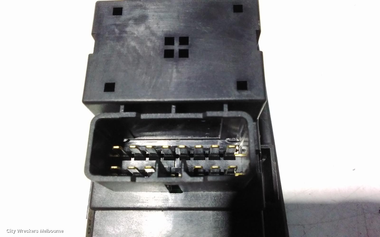 HOLDEN TRAX PWR DR WIND SWITCH, RH FRONT (MASTER SWITCH), RECTANGLE STYLE PLUG, TJ SERIES, 08/2013 - 08/2016