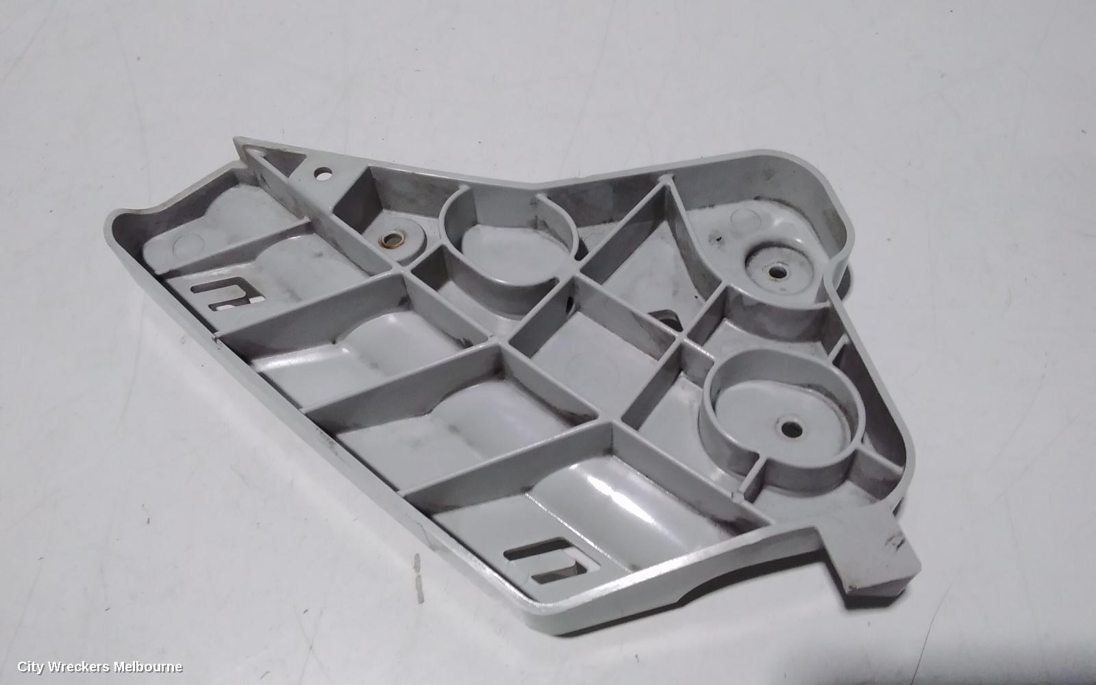 NISSAN PATHFINDER, R52, 06/2013 - 04/2021, RH HEAD LIGHT BRAKET: 92716