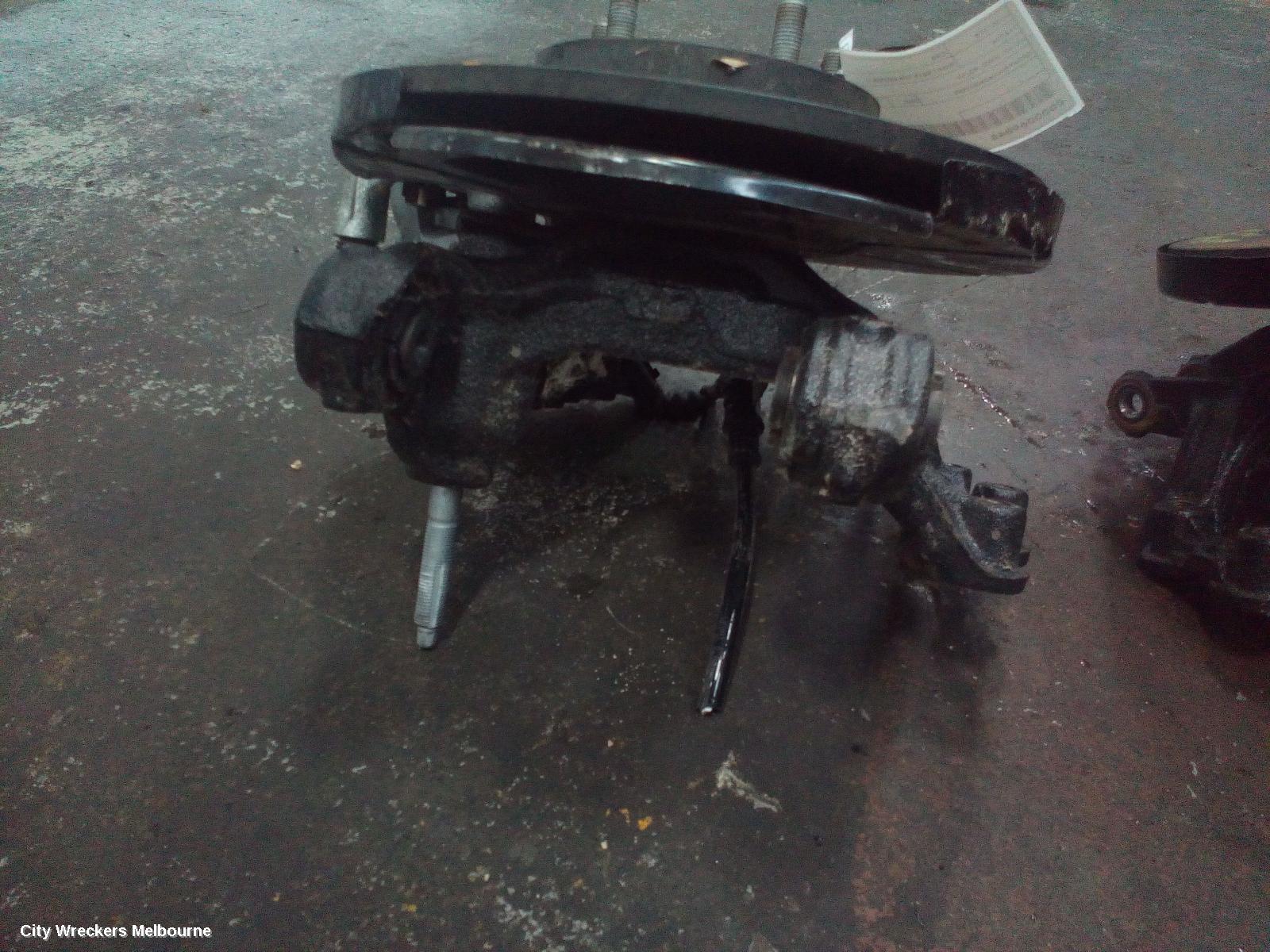 MAZDA CX5 RIGHT REAR HUB ASSEMBLY, KE-KF, 4WD, BOLT TYPE SHOCK MOUNT, 02/2012 ONWARDS