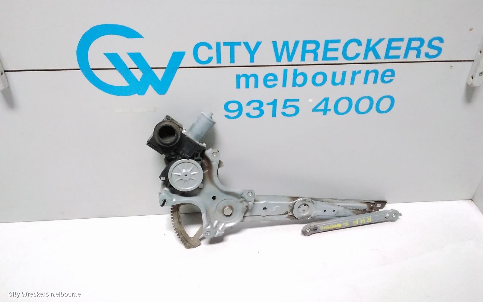 TOYOTA COROLLA RIGHT FRONT WINDOW REG/MOTOR, ZRE182R, HATCH, 01/2014 - 06/2018