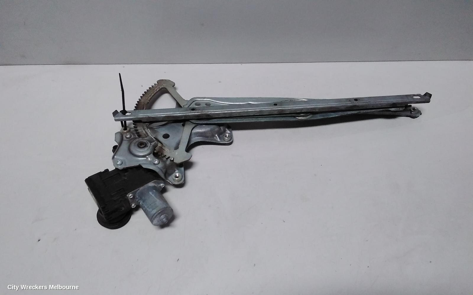 TOYOTA COROLLA RIGHT FRONT WINDOW REG/MOTOR, ZRE182R, HATCH, 01/2014 - 06/2018