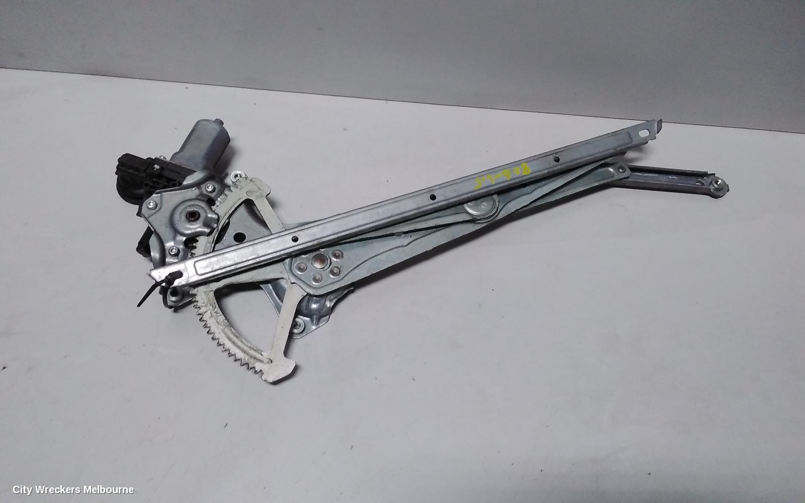 TOYOTA COROLLA LEFT FRONT WINDOW REG/MOTOR, ZRE182R, HATCH, 01/2014 - 06/2018