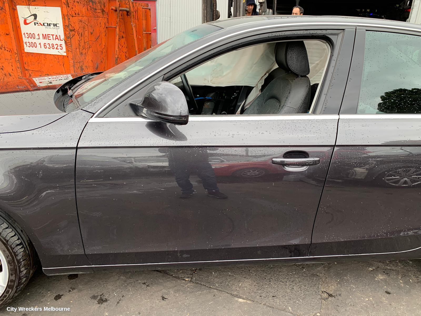 AUDI A4 RIGHT DOOR MIRROR, B8 8K, A4, MANUAL FOLD, NO LANE CHANGE ASSIST TYPE, 1 PLUG (6 WIRE), 02/2008 - 05/2009