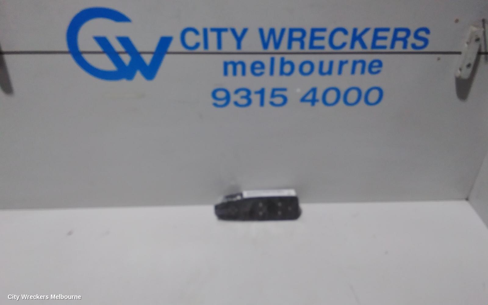BMW 3 SERIES PWR DR WIND SWITCH, RH FRONT (MASTER SWITCH), NON FOLDING MIRROR, NON AUTO DIP, NON SUN BLIND BUTTON TYPE, F30, SEDAN, 11/2011 - 02/2019