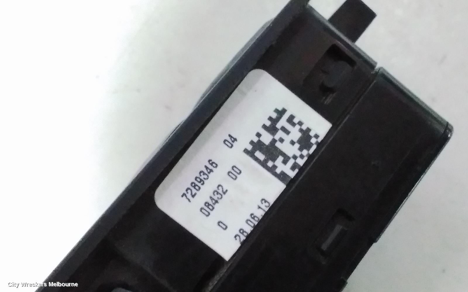 BMW 3 SERIES PWR DR WIND SWITCH, RH FRONT (MASTER SWITCH), NON FOLDING MIRROR, NON AUTO DIP, NON SUN BLIND BUTTON TYPE, F30, SEDAN, 11/2011 - 02/2019