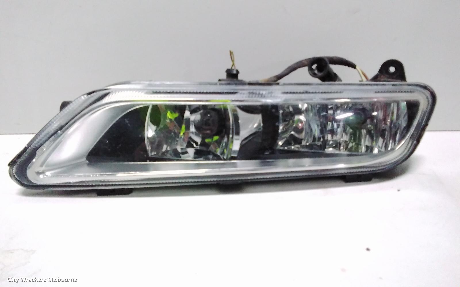 VOLKSWAGEN PASSAT RIGHT INDICATOR/FOG/SIDE, BUMPER FOGLAMP, 3C/MK6 B7, SEDAN/WAGON, NON DAYTIME RUNNING LAMP, 09/2010 - 05/2015