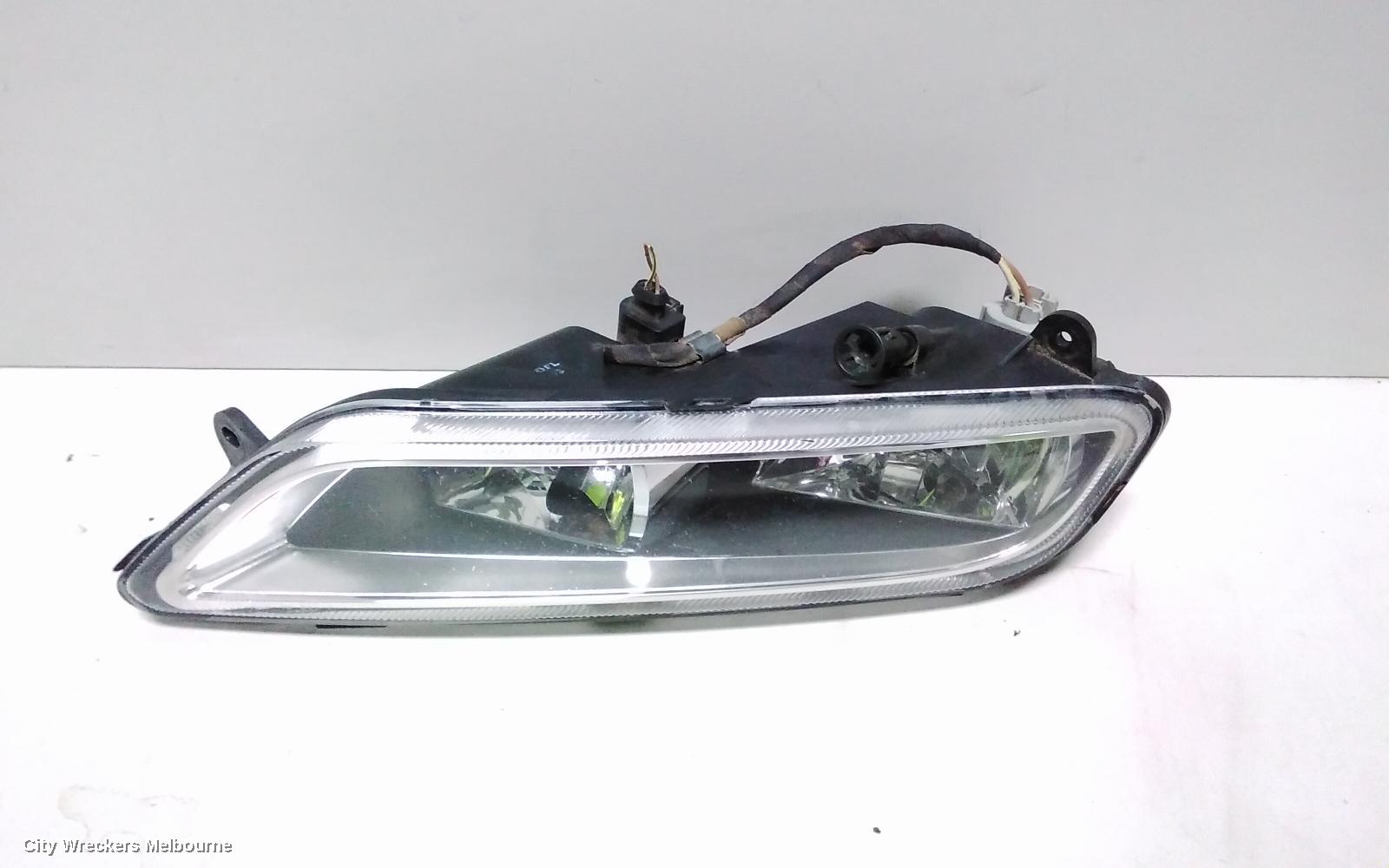 VOLKSWAGEN PASSAT RIGHT INDICATOR/FOG/SIDE, BUMPER FOGLAMP, 3C/MK6 B7, SEDAN/WAGON, NON DAYTIME RUNNING LAMP, 09/2010 - 05/2015