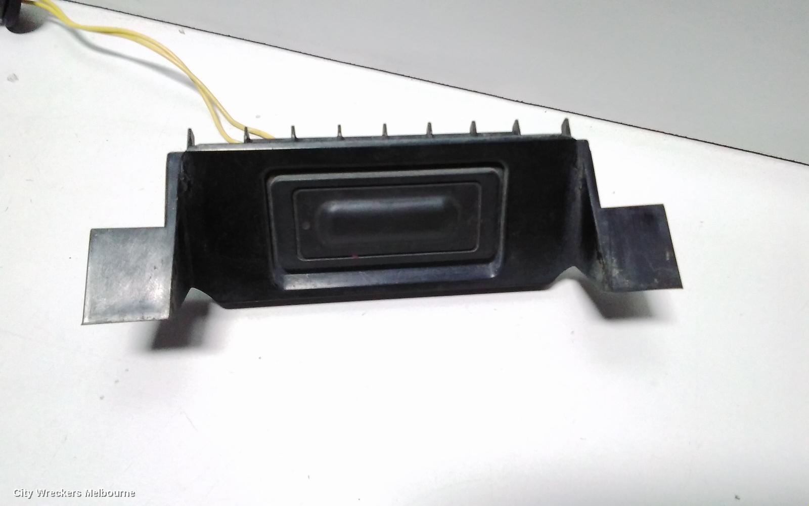 HOLDEN CAPTIVA TAILGATE HANDLE