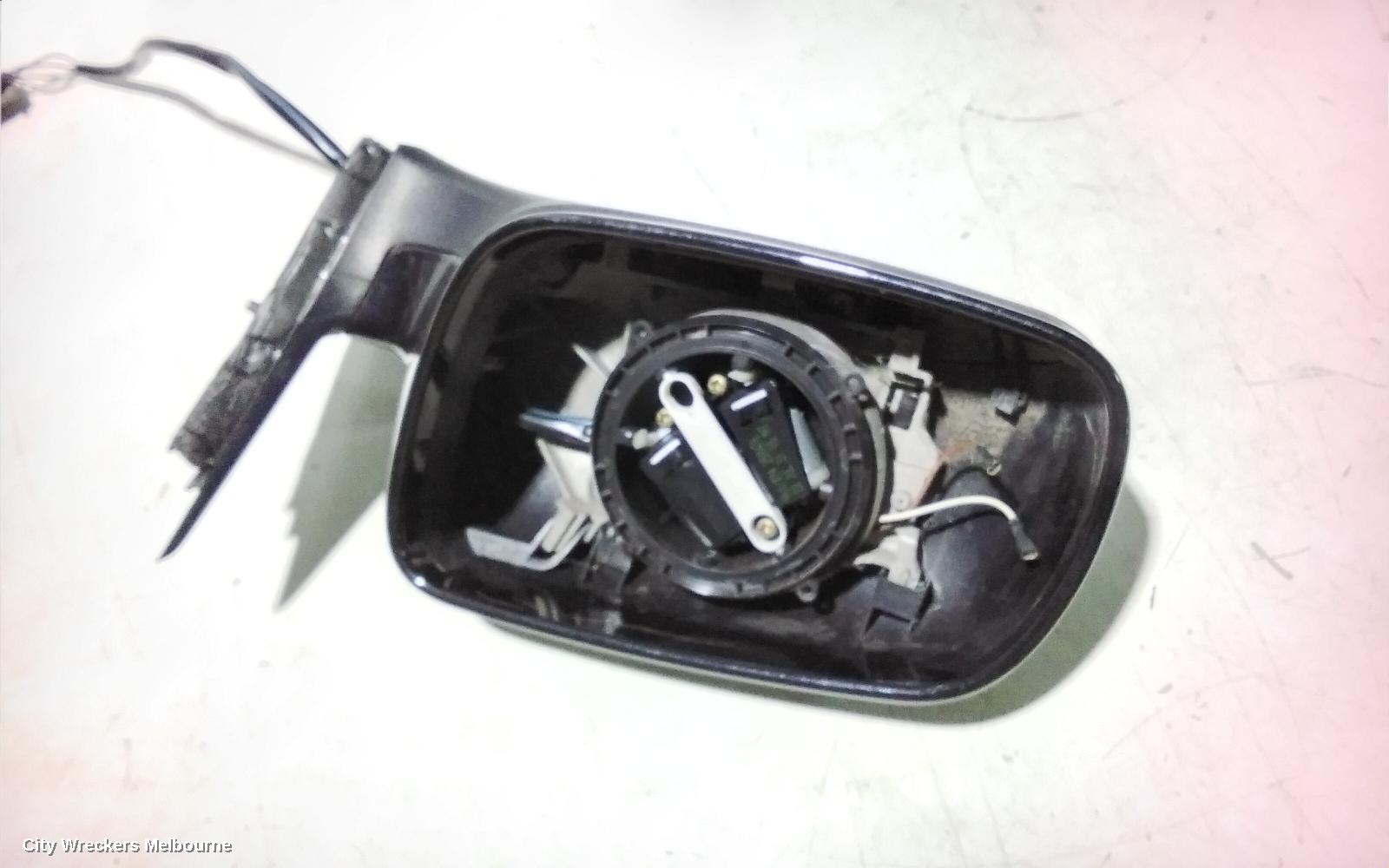 VOLKSWAGEN PASSAT LEFT DOOR MIRROR, 3B/GP, MANUAL FOLDING TYPE (1 PLUG 5 WIRE), 03/1997 - 11/2005