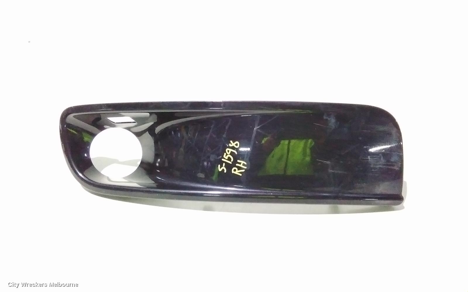 VOLKSWAGEN TRANSPORTER RIGHT INDICATOR/FOG/SIDE, BUMPER FOGLAMP, T5, 08/2004 - 09/2009