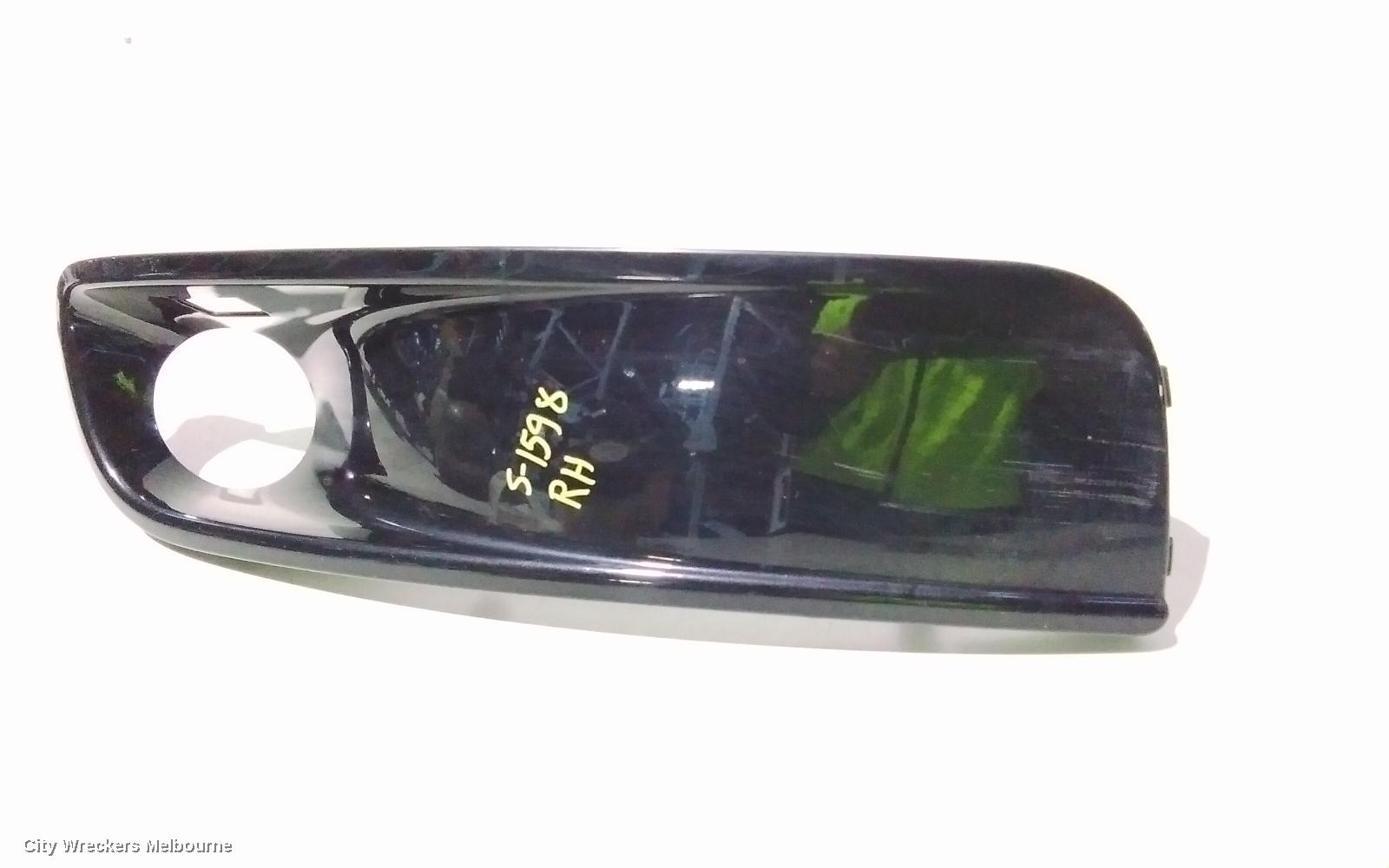 VOLKSWAGEN TRANSPORTER RIGHT INDICATOR/FOG/SIDE, BUMPER FOGLAMP, T5, 08/2004 - 09/2009