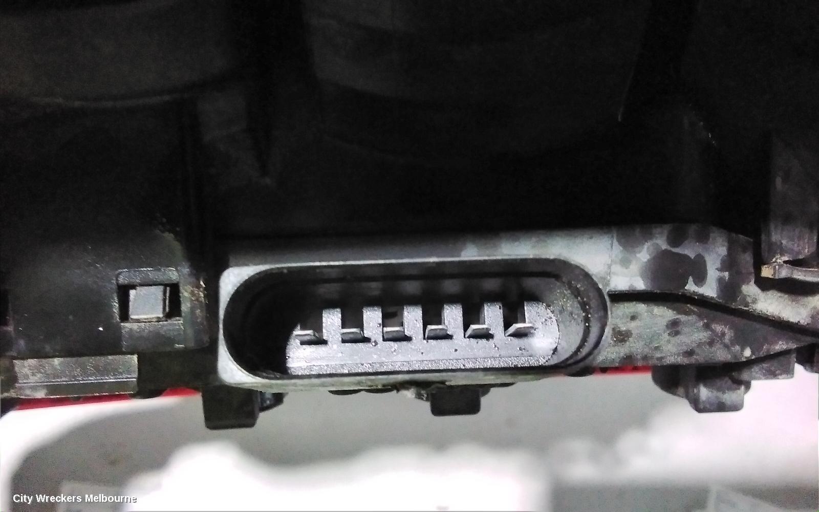 VOLKSWAGEN TRANSPORTER RIGHT TAILLIGHT, T5, MULTIVAN, VAN, TAILGATE, 12/2004 - 09/2009