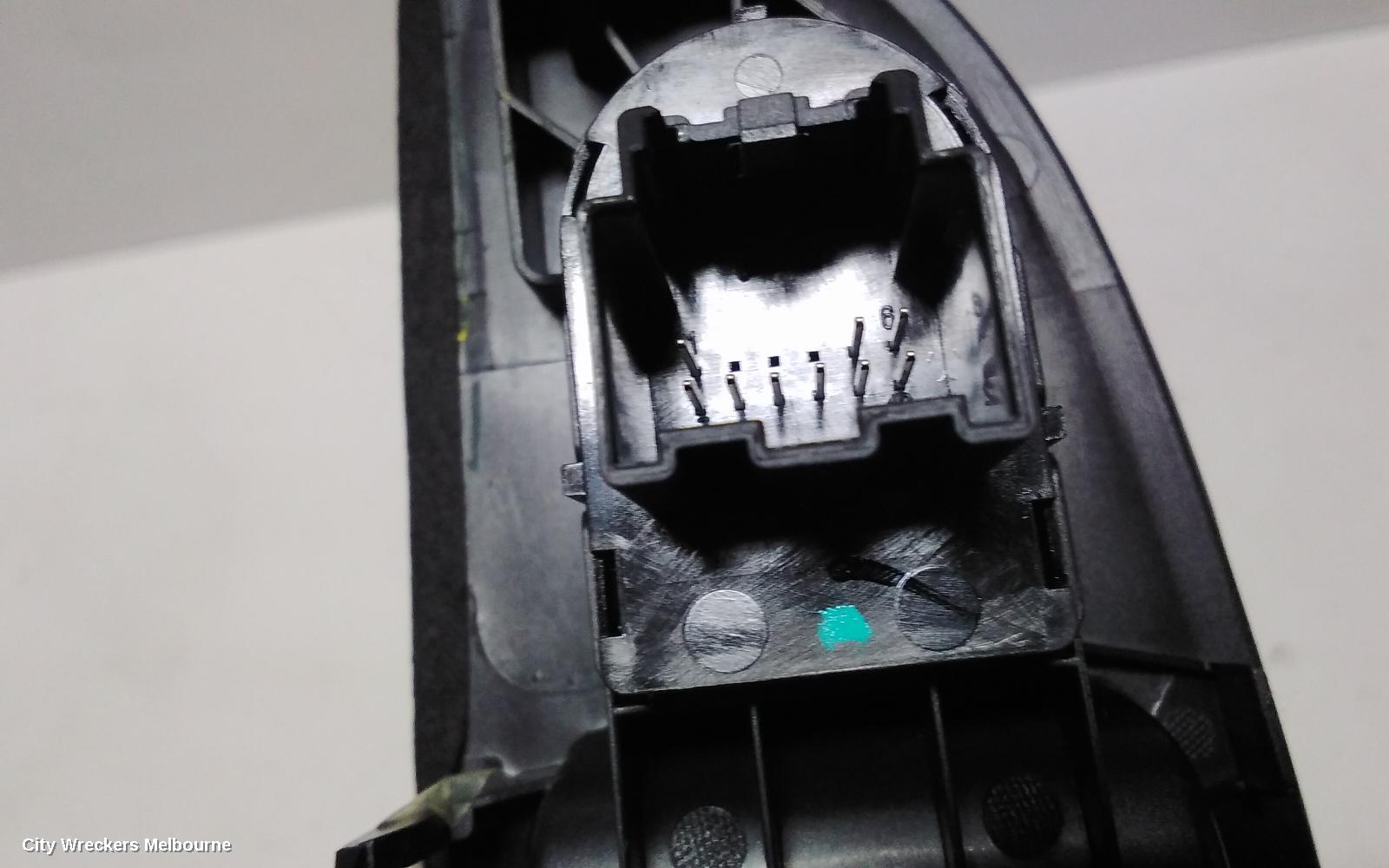 HOLDEN COMMODORE PWR DR WIND SWITCH, RH FRONT (MASTER SWITCH), VF, BLACK, 4 SWITCH TYPE, 05/2013 - 12/2017