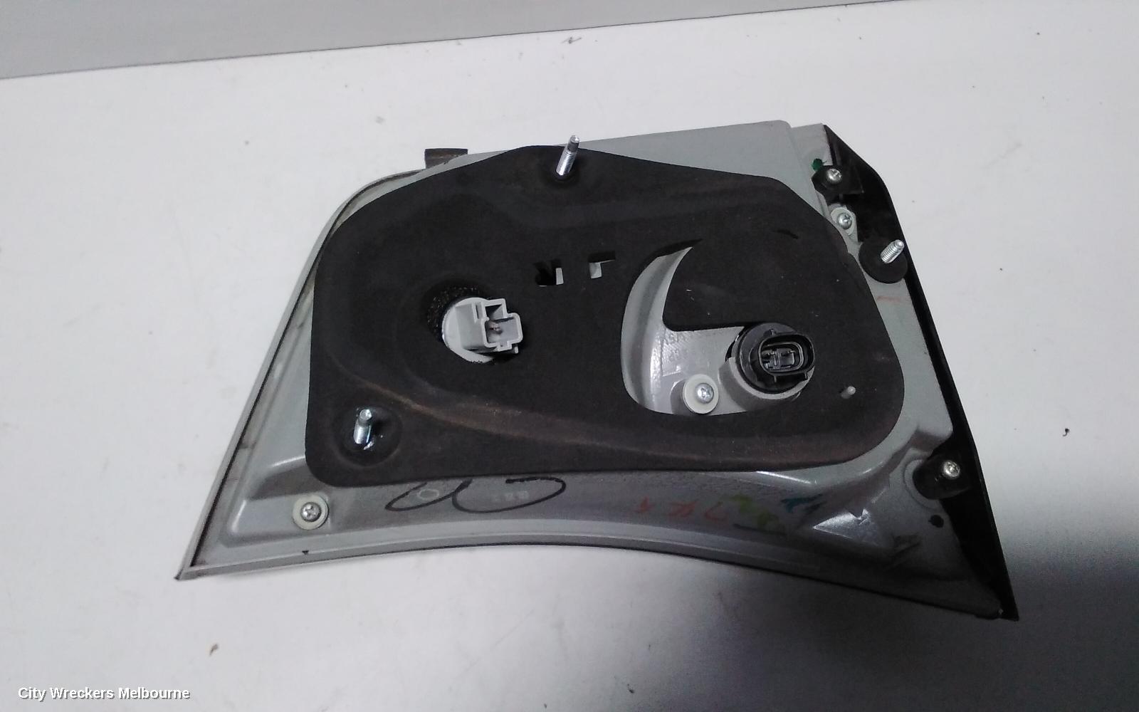 LEXUS RX SERIES REAR GARNISH, RX350, TAILGATE LAMP (RH SIDE), GSU3#, 03/2006 - 11/2008