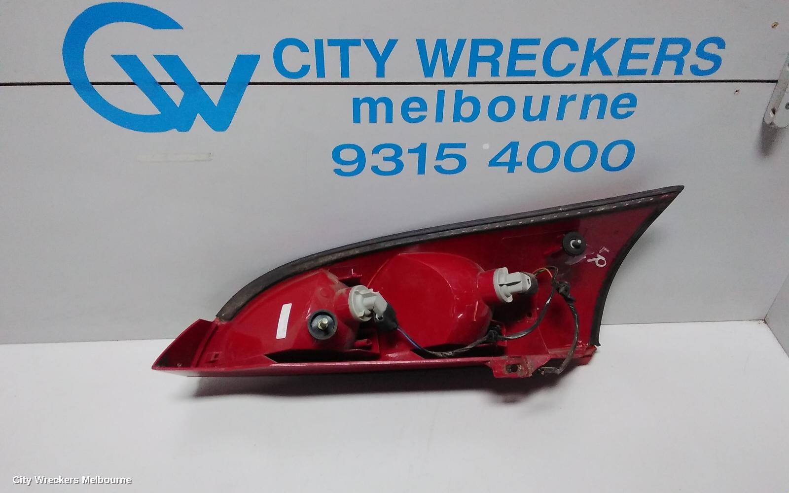 FORD FOCUS LEFT TAILLIGHT, LR, HATCH, IN BODY, 01/2001 - 06/2005