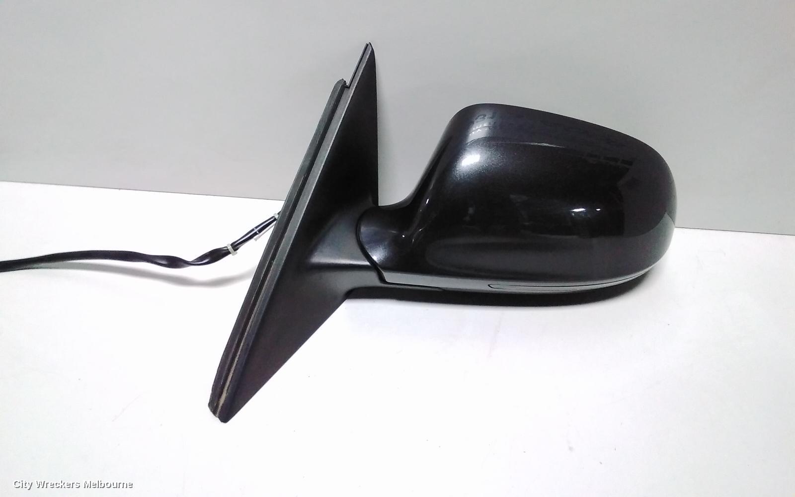 AUDI A4 LEFT DOOR MIRROR, B8 8K, A4, MANUAL FOLD, NO LANE CHANGE ASSIST TYPE, 1 PLUG (6 WIRE), 02/2008 - 05/2009