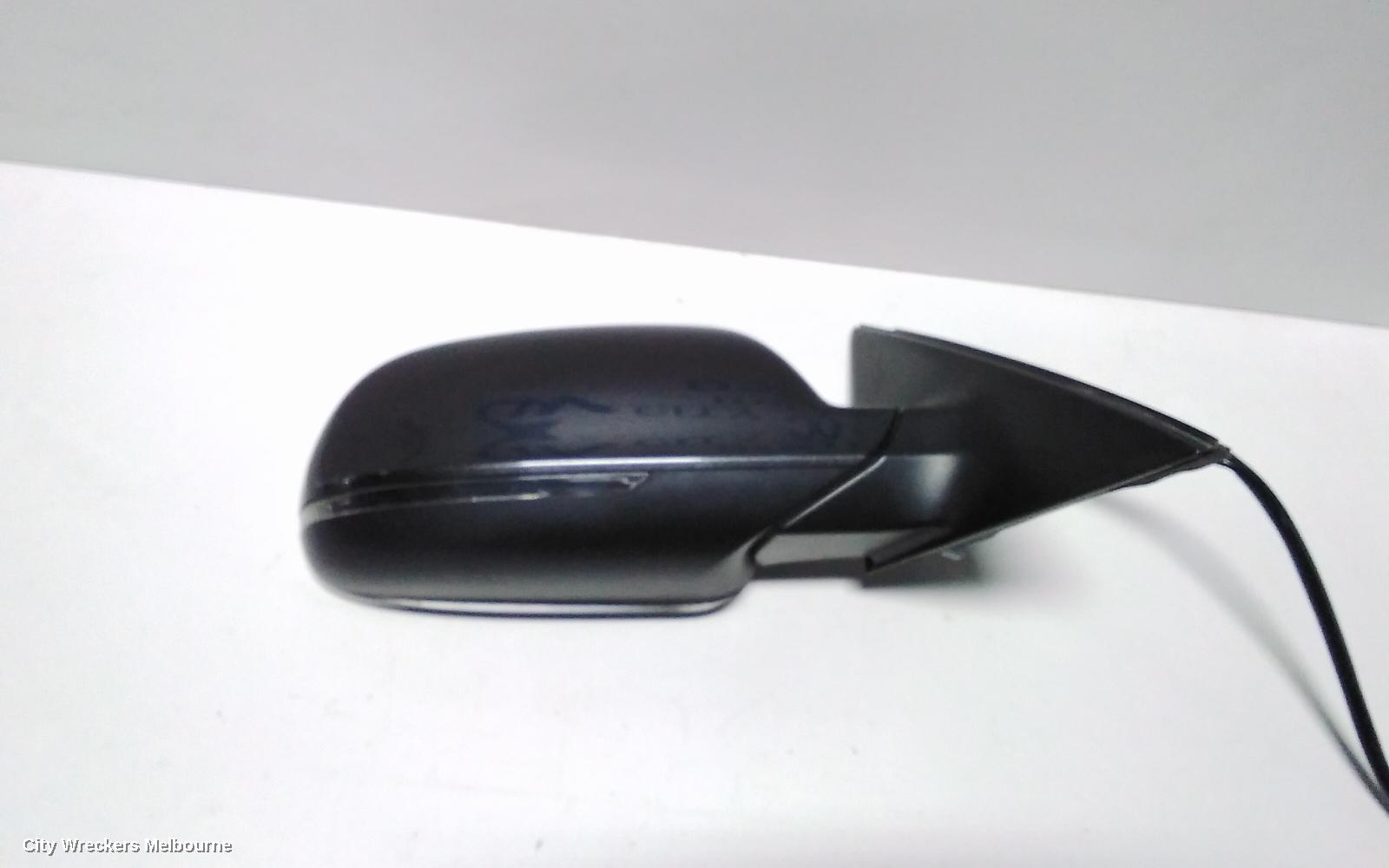 AUDI A4 RIGHT DOOR MIRROR, B8 8K, A4, MANUAL FOLD, NO LANE CHANGE ASSIST TYPE, 1 PLUG (6 WIRE), 02/2008 - 05/2009