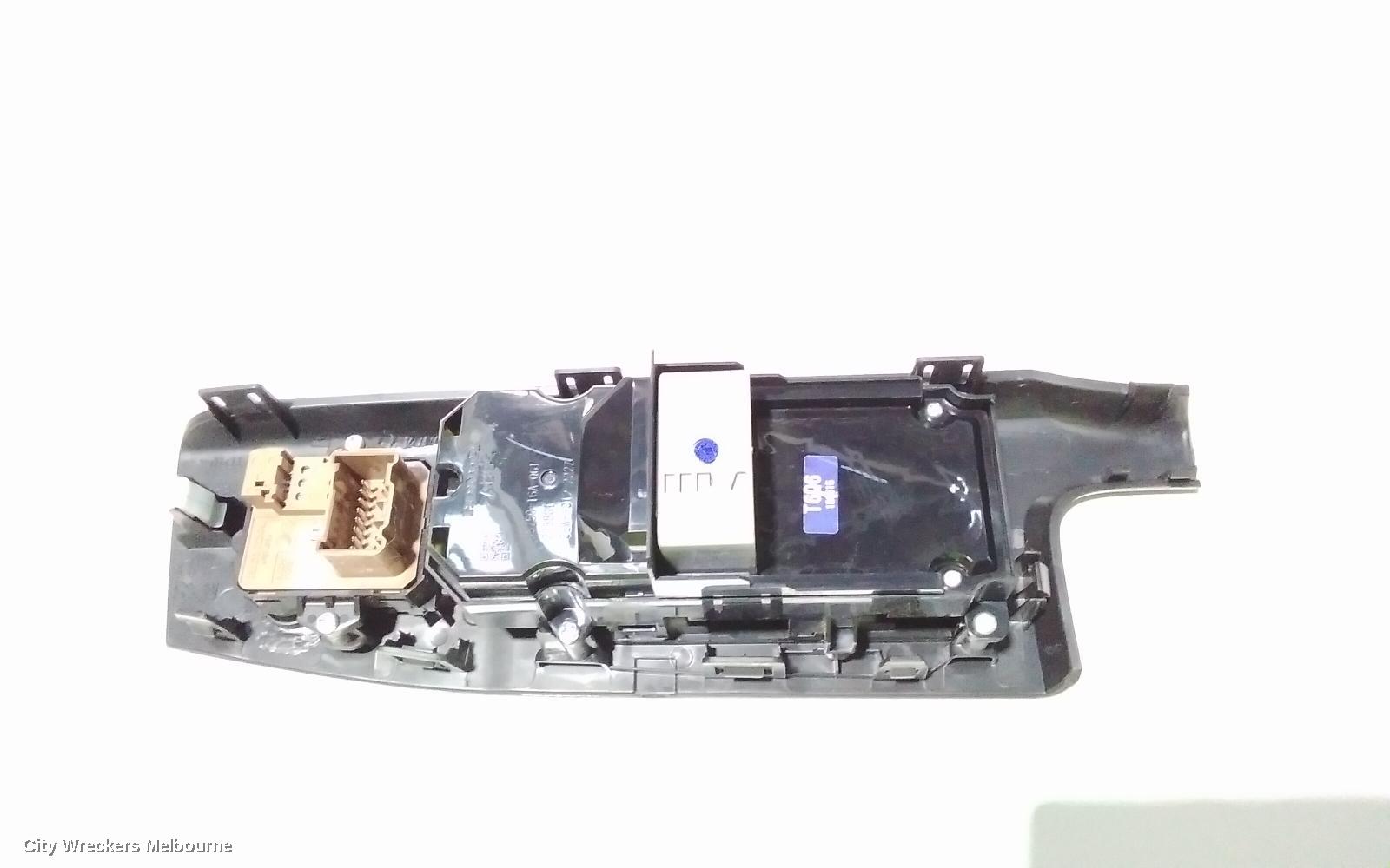 HONDA ODYSSEY PWR DR WIND SWITCH, RH FRONT (MASTER SWITCH), RC1, 02/2014 ONWARDS