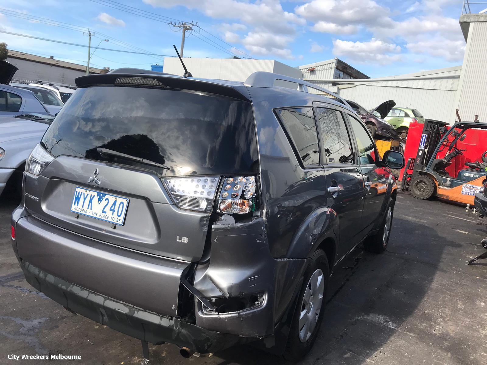 MITSUBISHI OUTLANDER BONNET, ZG, 11/2006 - 09/2009