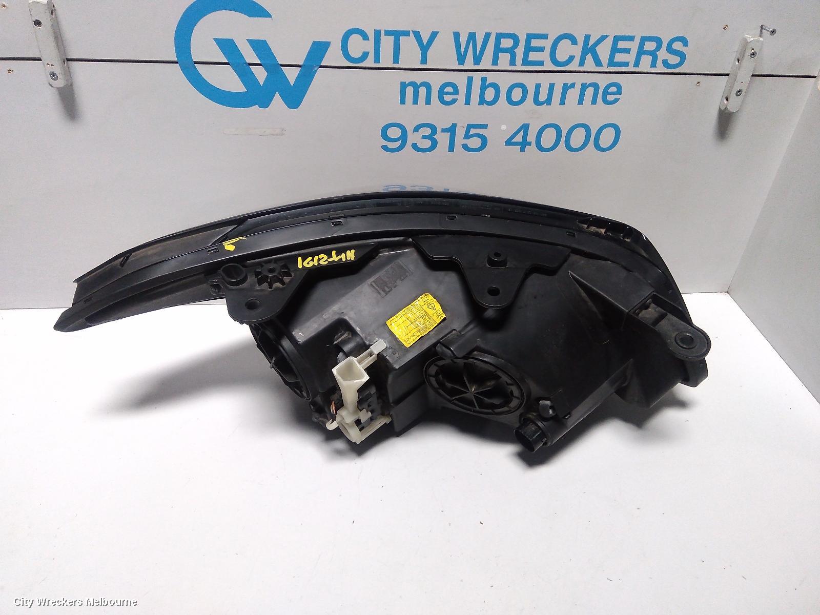 HYUNDAI GENESIS LEFT HEADLAMP, DH, 11/2014 - 01/2018