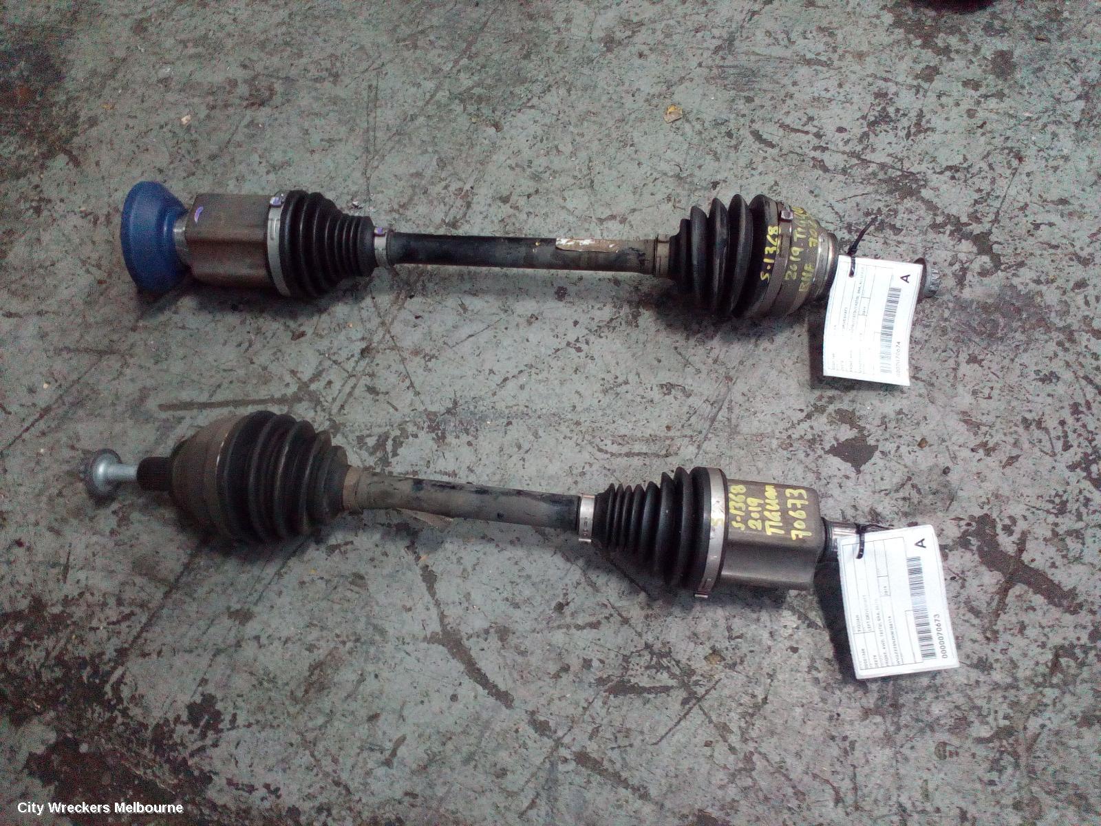 VOLKSWAGEN TIGUAN LEFT DRIVESHAFT, FRONT, AWD, 162TSI, 5NA, 06/2016 ONWARDS