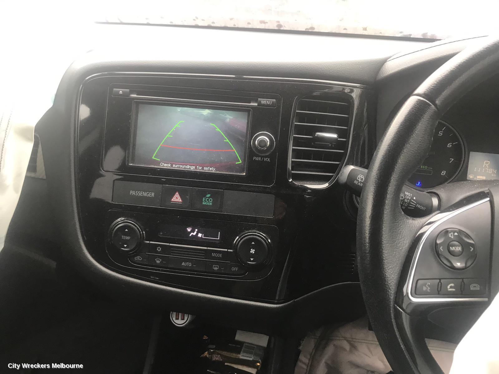 MITSUBISHI OUTLANDER DOOR HANDLE, OUTER, RH FRONT, COLOUR CODED, ZJ-ZK, 10/2012 ONWARDS