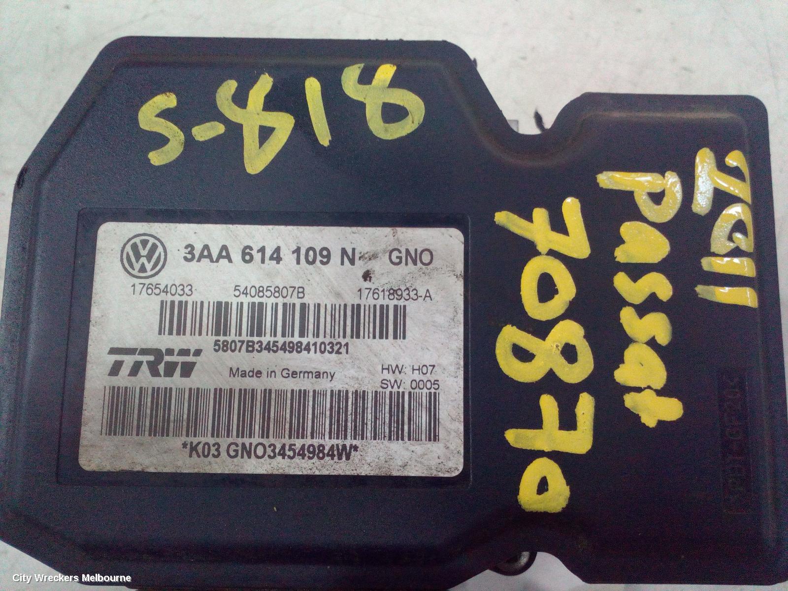 VOLKSWAGEN PASSAT ABS PUMP/MODULATOR, 3C/MK6 B6-B7, ON MODULE P/N 3AA614109N, 03/2006 - 05/2015