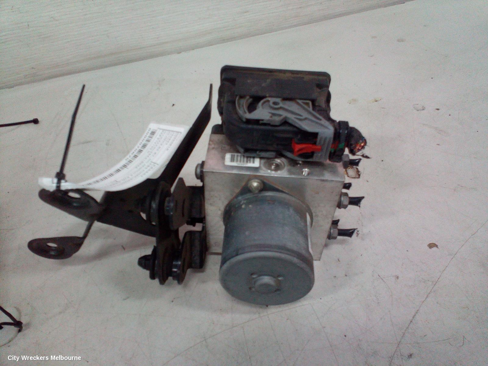 VOLKSWAGEN PASSAT ABS PUMP/MODULATOR, 3C/MK6 B6-B7, ON MODULE P/N 3AA614109N, 03/2006 - 05/2015