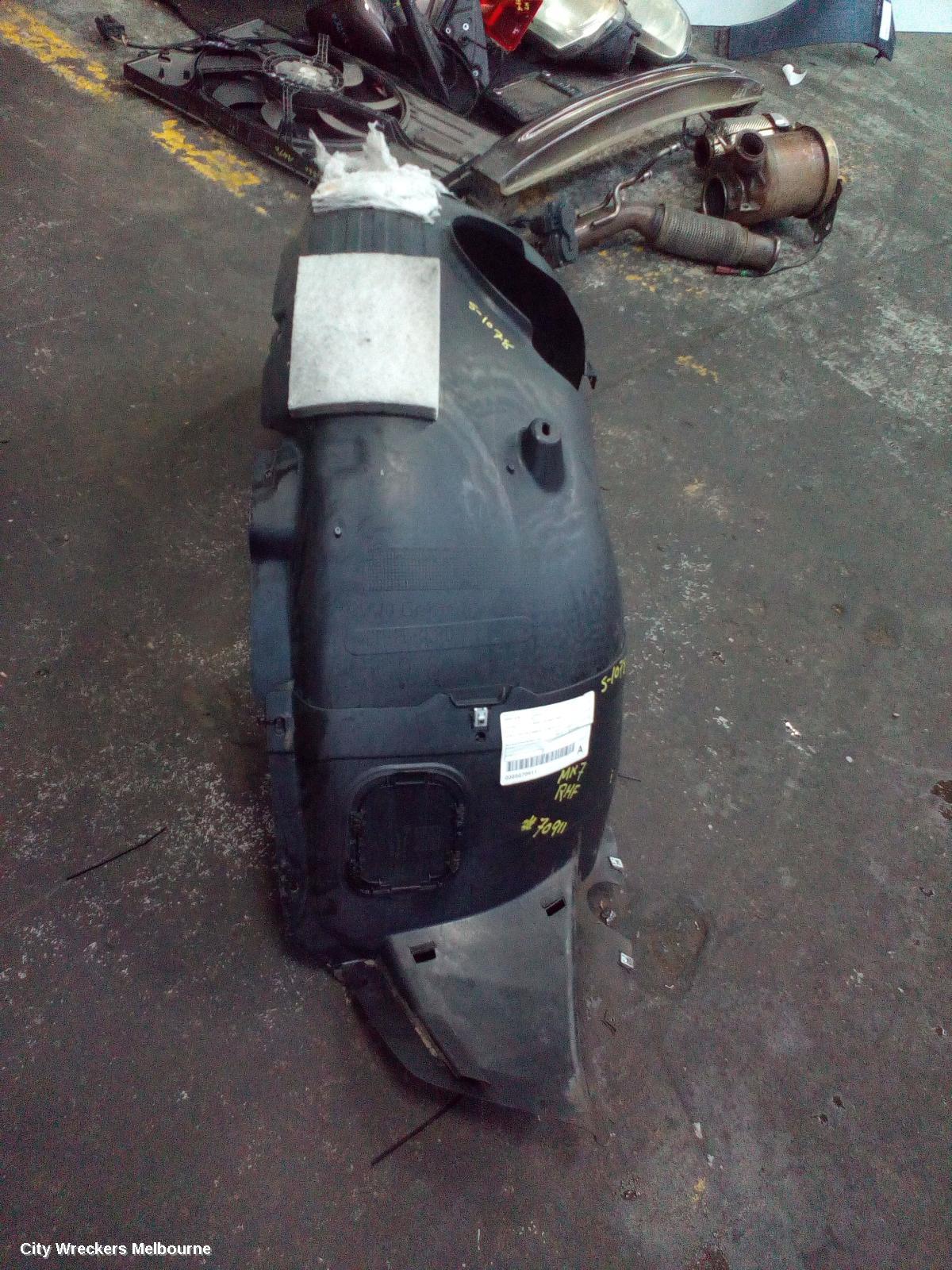 VOLKSWAGEN GOLF RIGHT GUARD LINER, GEN 6, HATCH/CABRIO, 12/2008 - 01/2016