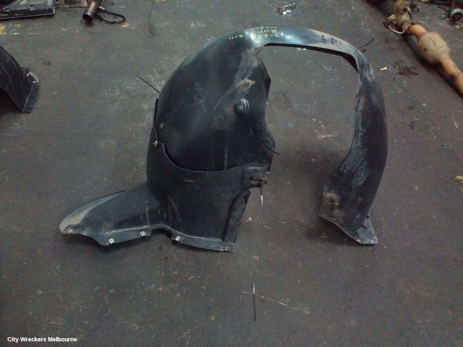 VOLKSWAGEN GOLF RIGHT GUARD LINER, GEN 6, WAGON, 09/2009 - 03/2013