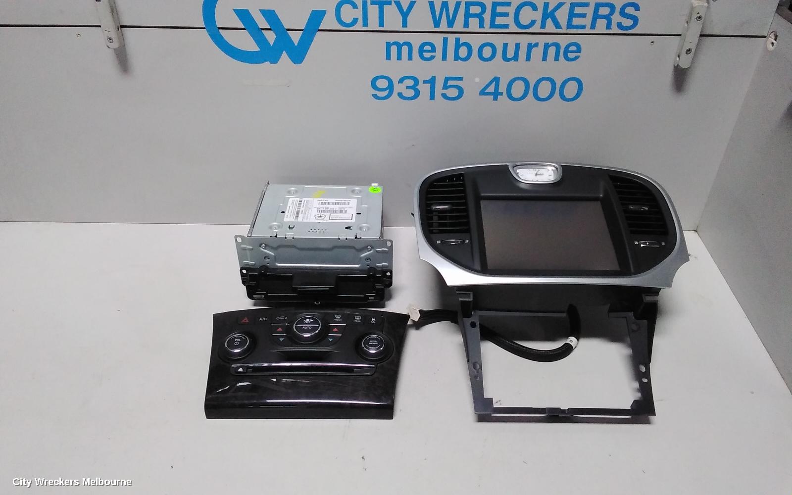 CHRYSLER 300C RADIO/CD/DVD/SAT/TV, SAT NAV HEAD UNIT, STANDARD TYPE, LX2, 07/2012 - 12/2014