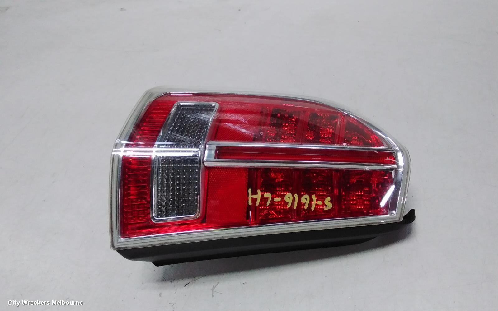 CHRYSLER 300C LEFT TAILLIGHT, LX2, 07/2012 - 12/2014
