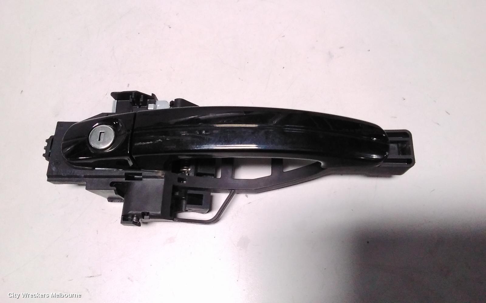 FORD FOCUS DOOR HANDLE, OUTER, LH FRONT/RH FRONT, LW, COLOUR CODED, NON KEYLESS ENTRY TYPE, 05/2011 - 08/2015
